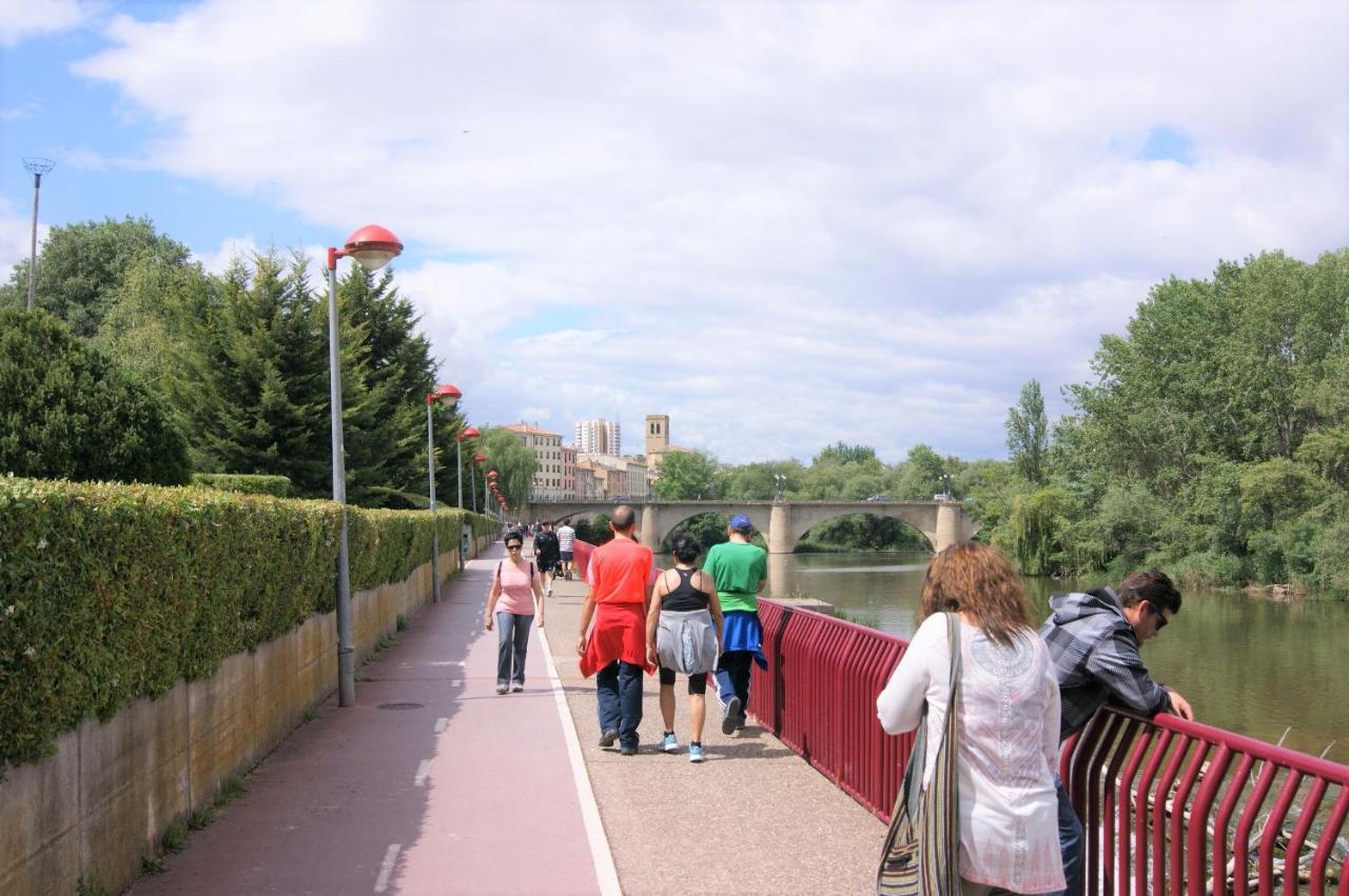 Logrocity Puerta Del Ebro Parking Privado Gratis Logroño Eksteriør bilde